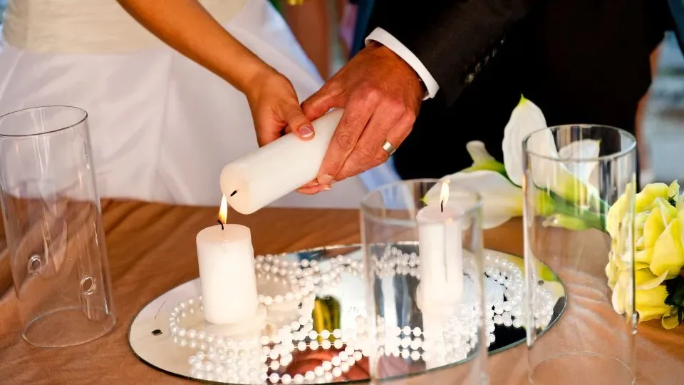 Rituel de la bougie - photo d'une cérémonie laique pendant le rituel de la bougie