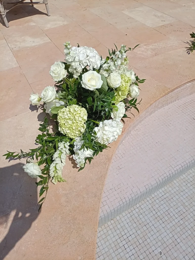 Bouquet de mariage composé d'hortensias et de lisianthus — Iliade Création, Var